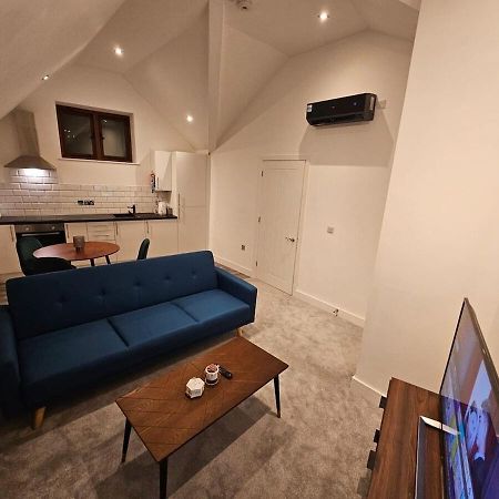 Aparotel Serviced Apartments - Stonehenge, Amesbury Town Centre Oda fotoğraf