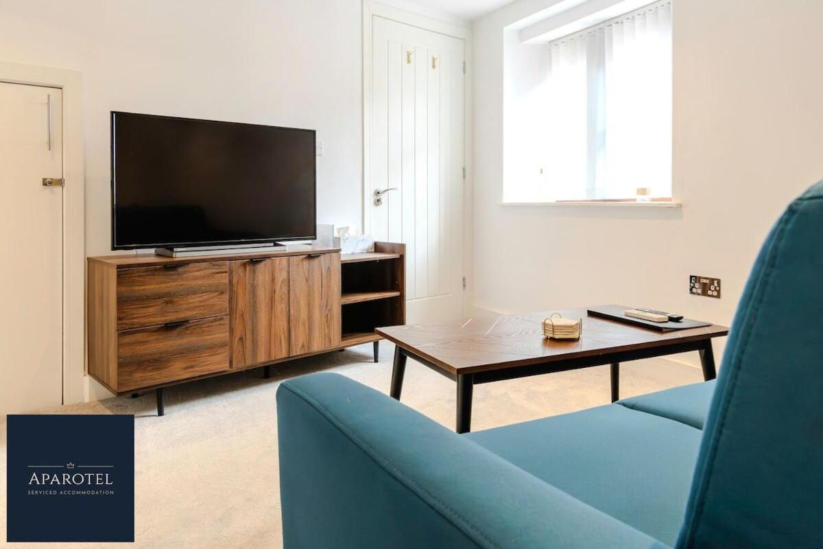 Aparotel Serviced Apartments - Stonehenge, Amesbury Town Centre Oda fotoğraf