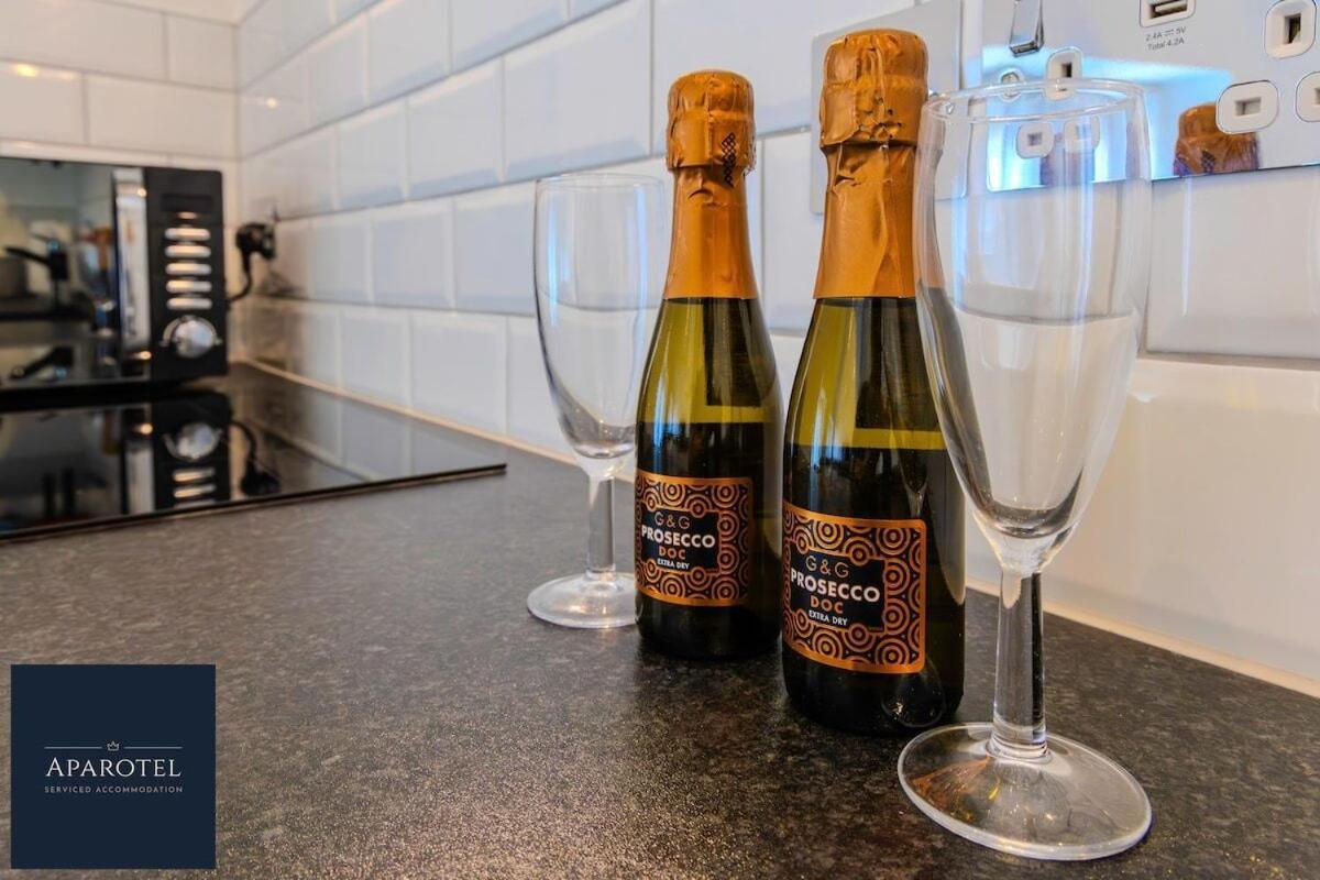 Aparotel Serviced Apartments - Stonehenge, Amesbury Town Centre Oda fotoğraf