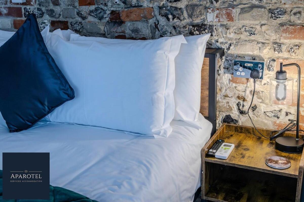 Aparotel Serviced Apartments - Stonehenge, Amesbury Town Centre Dış mekan fotoğraf
