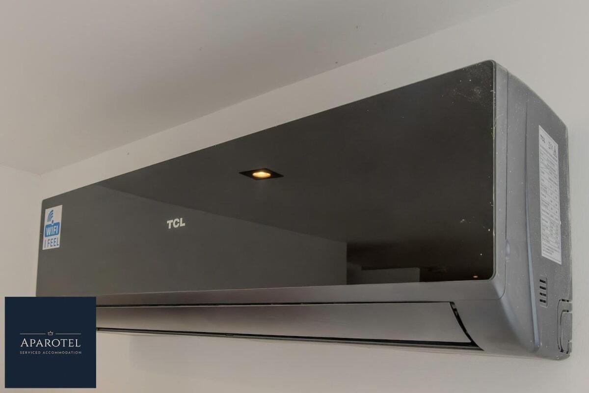 Aparotel Serviced Apartments - Stonehenge, Amesbury Town Centre Oda fotoğraf