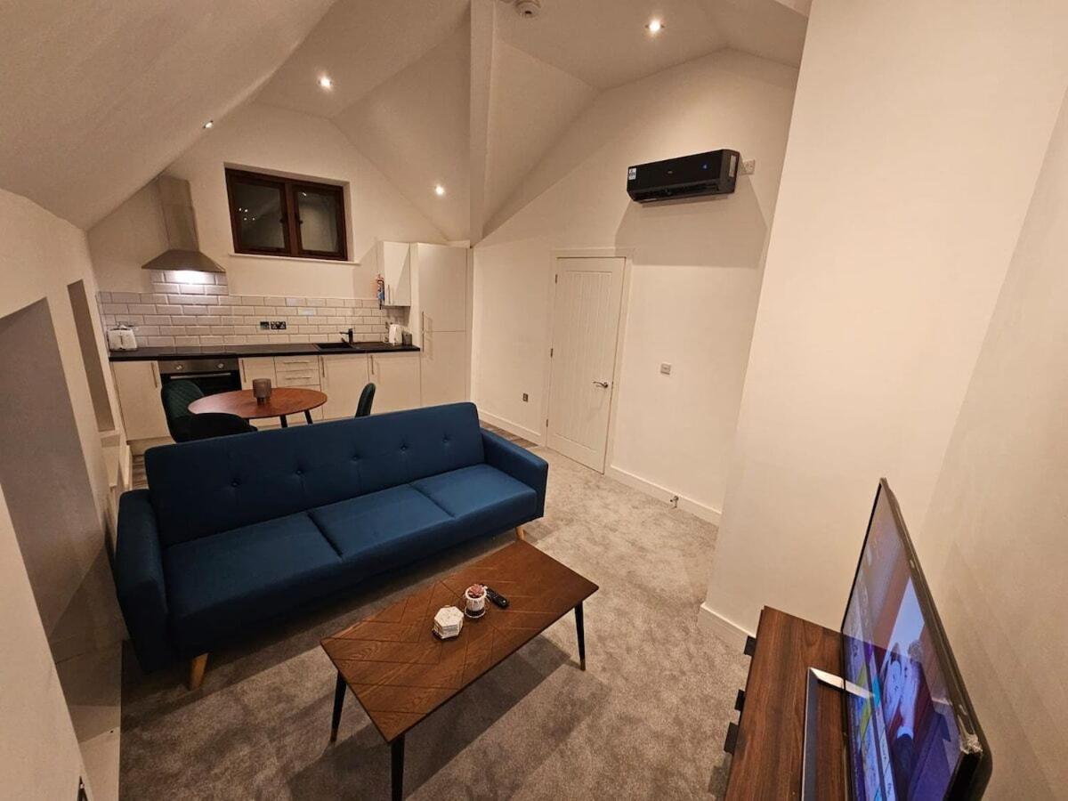 Aparotel Serviced Apartments - Stonehenge, Amesbury Town Centre Oda fotoğraf