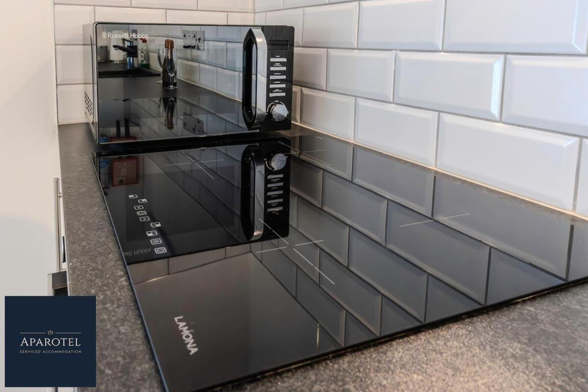 Aparotel Serviced Apartments - Stonehenge, Amesbury Town Centre Oda fotoğraf