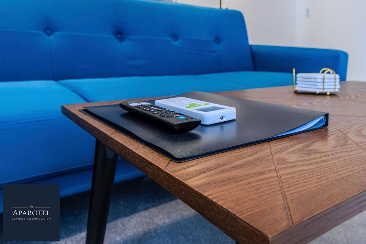 Aparotel Serviced Apartments - Stonehenge, Amesbury Town Centre Oda fotoğraf