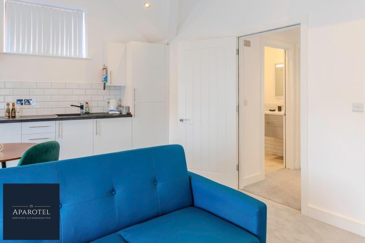 Aparotel Serviced Apartments - Stonehenge, Amesbury Town Centre Oda fotoğraf