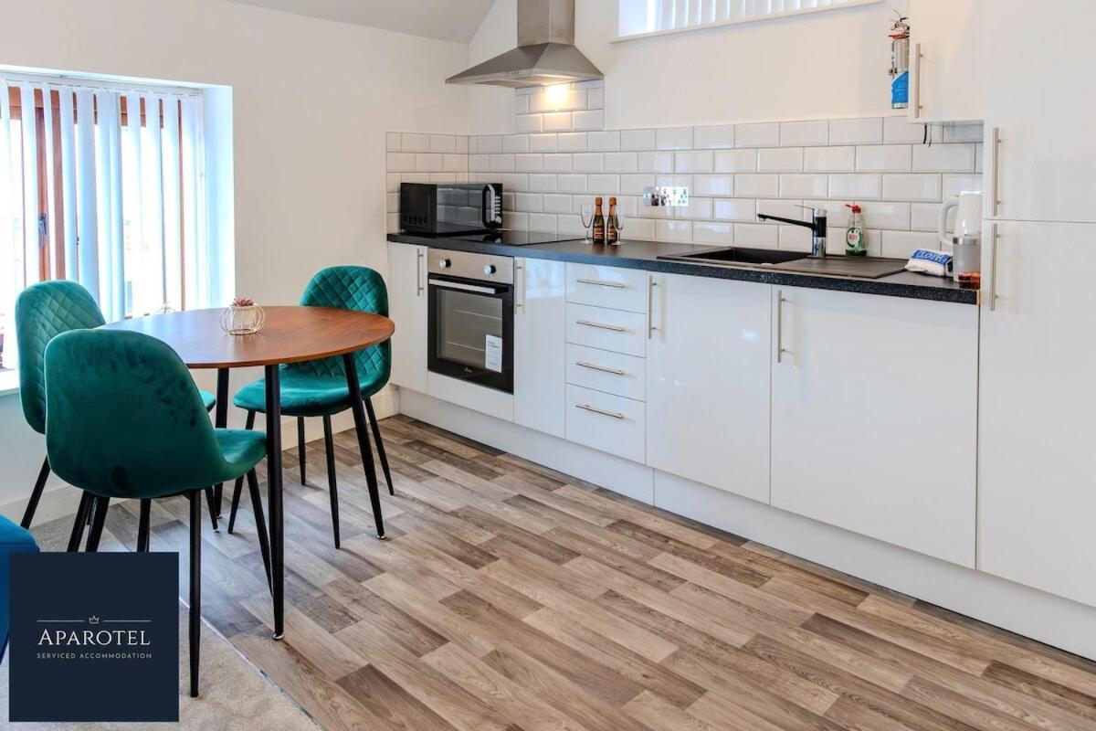 Aparotel Serviced Apartments - Stonehenge, Amesbury Town Centre Oda fotoğraf