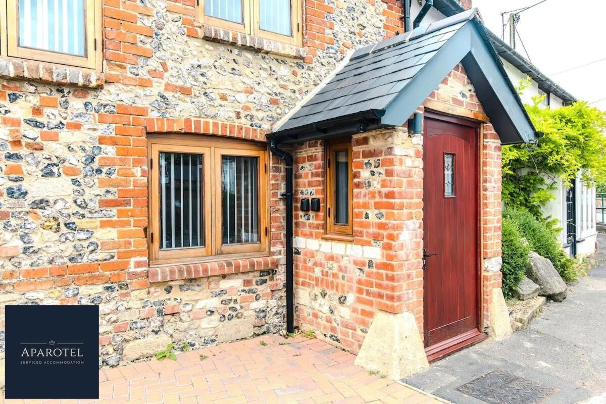Aparotel Serviced Apartments - Stonehenge, Amesbury Town Centre Oda fotoğraf