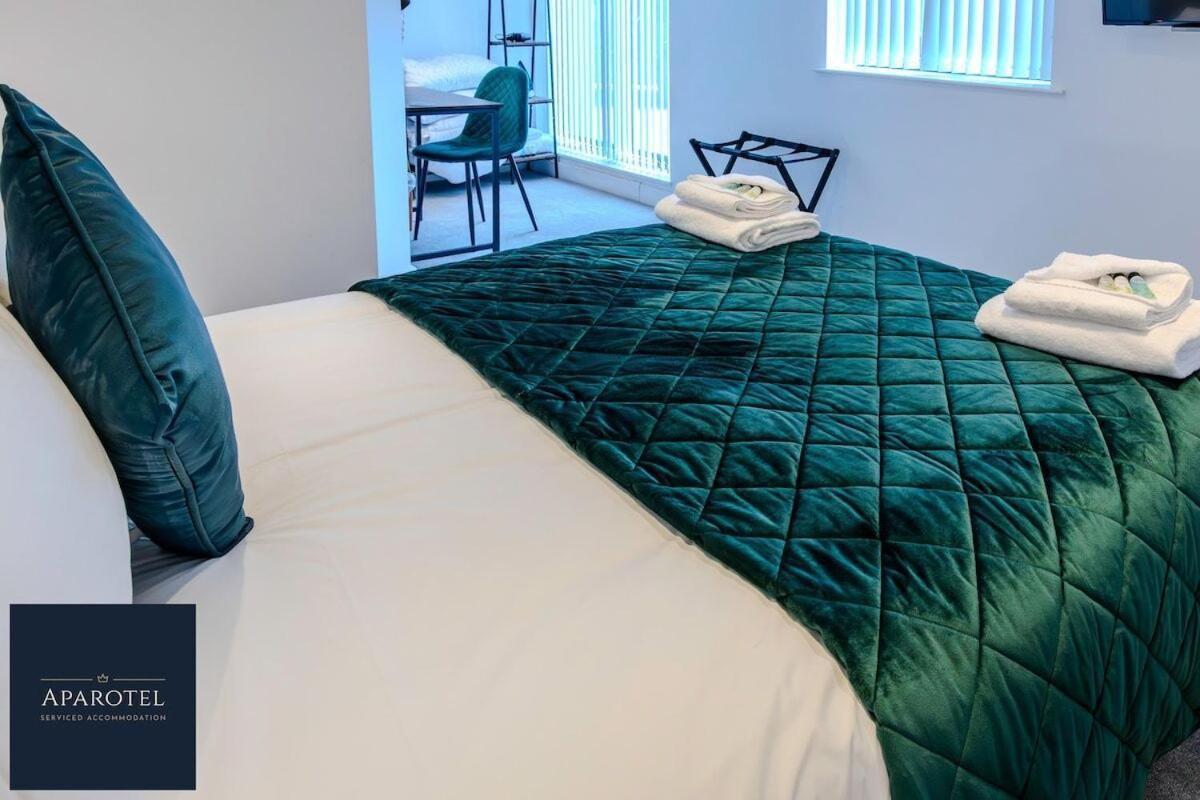 Aparotel Serviced Apartments - Stonehenge, Amesbury Town Centre Oda fotoğraf